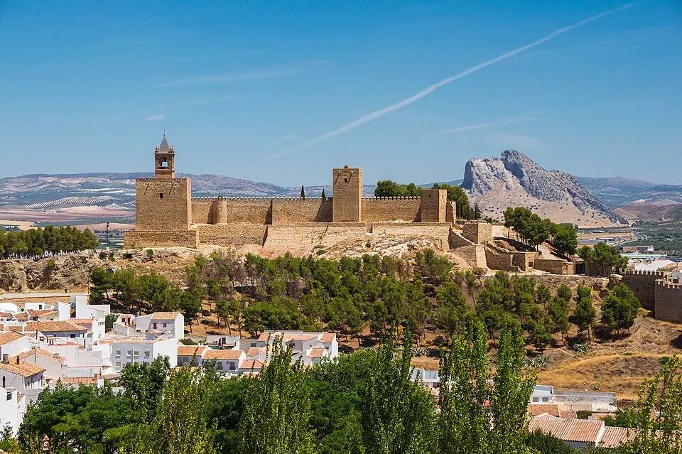 La Alcazaba de Antequera, sobre la ciudad.