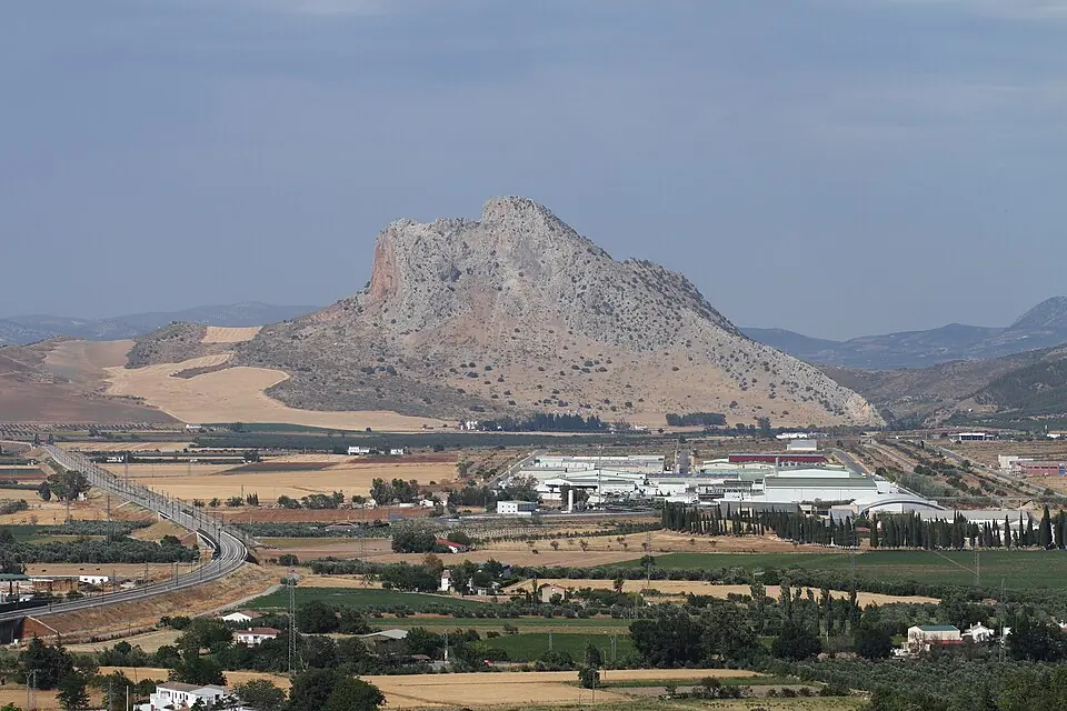 La Peña de los Enamorados, vista desde Antequera.